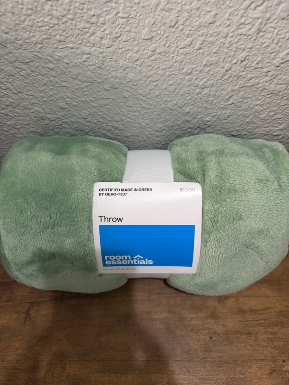 Room Essentials Plush Throw Blanket - Light Green NEW